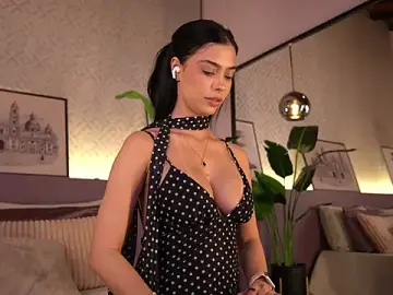 Stripchat Free Porn Cam of ElleDiane