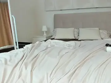 Stripchat Adult Webcam of Elle_Ellise