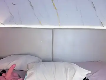 Stripchat Live Sex Cam of Julietaa_1