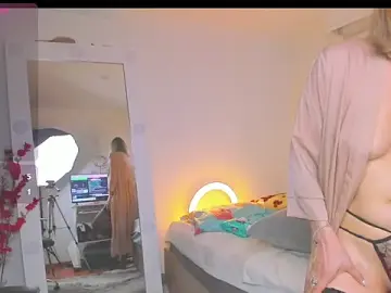 Stripchat Live Sex of SharonVelvet