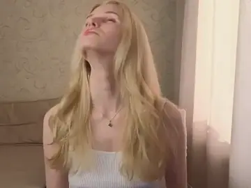 Stripchat Sex Cam of yennaone