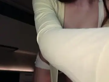 Stripchat Free Live Porn of Ella_lee15