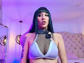 Stripchat Free Porn Cam of bellablack27