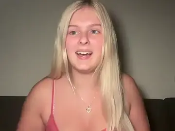 Stripchat Live Sex Cam of Allylove03