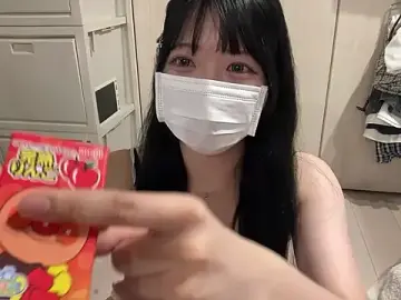 Stripchat Sex Cam of y-u-r-a-33