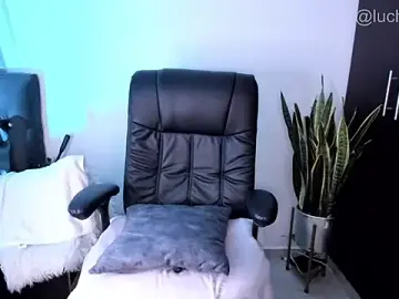 Stripchat Free Porn Cam of lucy26_