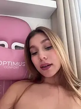 Stripchat Sex Cam of Nikii__