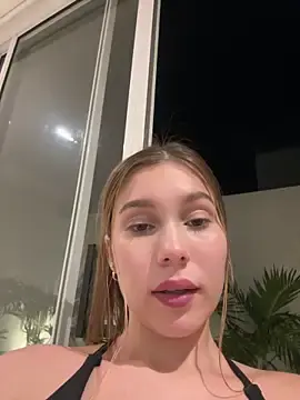 Stripchat Live Porn of Nikii__