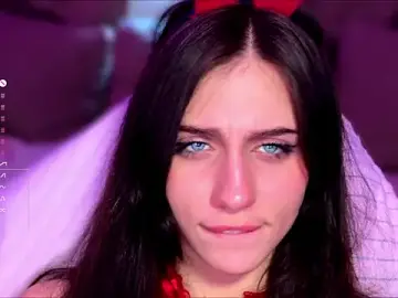 Stripchat Free Porn Cam of luna_dreamxx