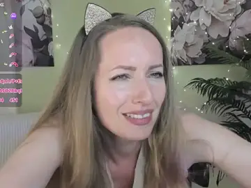 Stripchat Watch Live Sex Cams of Queenymel