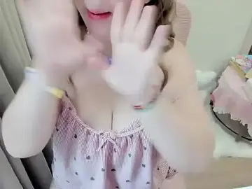 Stripchat Live Porn of Aurae_lumi_08