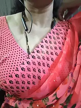 Stripchat Best Webcam of bhuvana_555