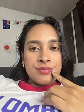 Stripchat Free Porn Cam of LunaHeat