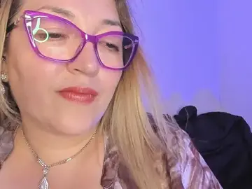 Stripchat Best live sex cam show of Naty_Mature_