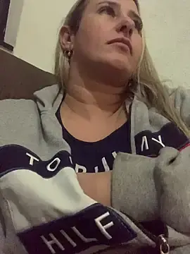 Stripchat Adult Webcams of lolitaloira2