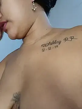 Stripchat Live Sex Cam of sofiaxxxxkl