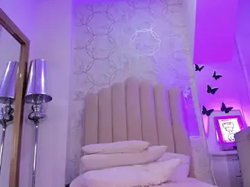 Stripchat Free Live Porn of Foxy200__