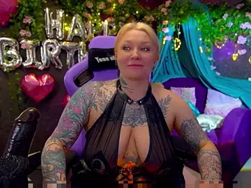 Stripchat Free Porn Cam of BlackedBarbie