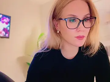 Stripchat Sex Cam of Myassistant