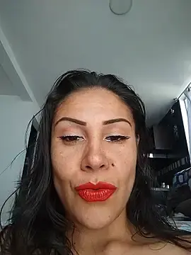Stripchat Live Sex Cam of KittyHoleshot87