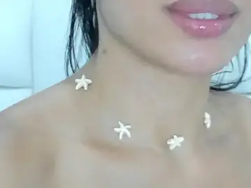 Stripchat Sex Cam of naia_cox