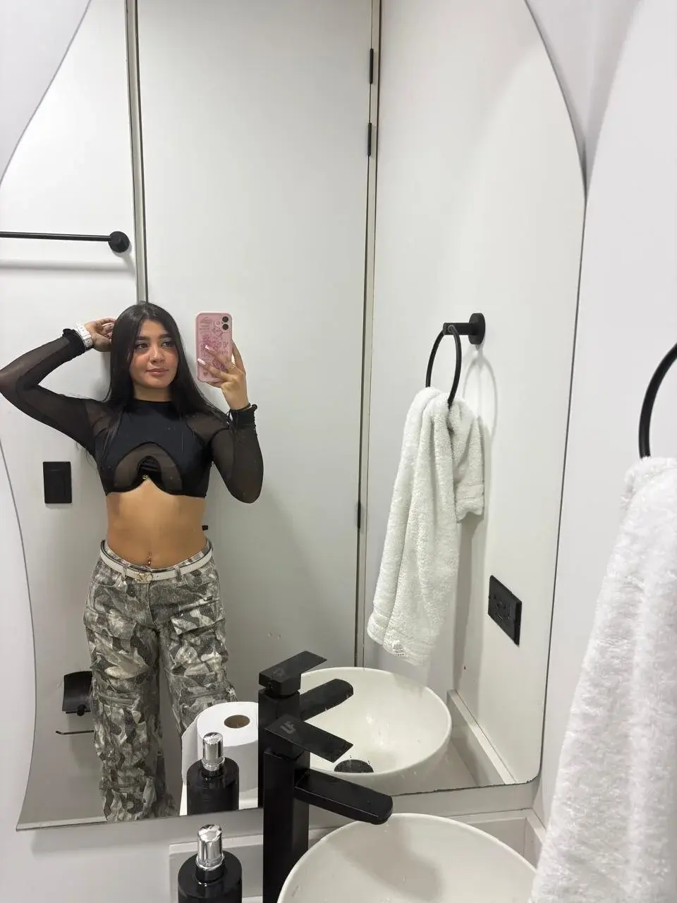 Roxanna_0