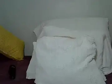 Stripchat Live Sex Cam of NautyKinky_Mommy