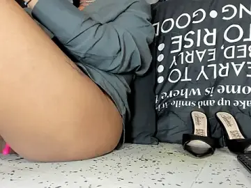 Stripchat Best live sex cam show of MirandaHaguen