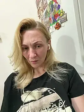 Stripchat Free Porn Cam of Secret_Ladyx