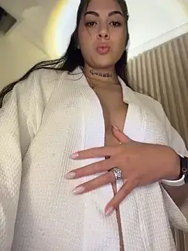 Stripchat Free Porn Cam of Sarasanders_4