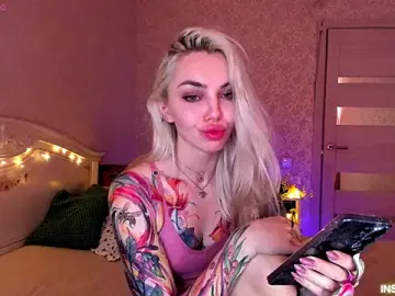 Stripchat Live Sex of LillyMoure_