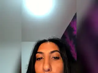Xlovecam Sex Cam of BrunetteBabe69