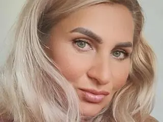 Xlovecam Live Porn of ChaudeEvely