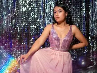 Xlovecam Watch Live Sex Cams of RoxanneHan