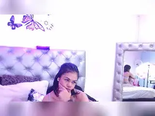 Xlovecam Nude Webcam of TarahDustin